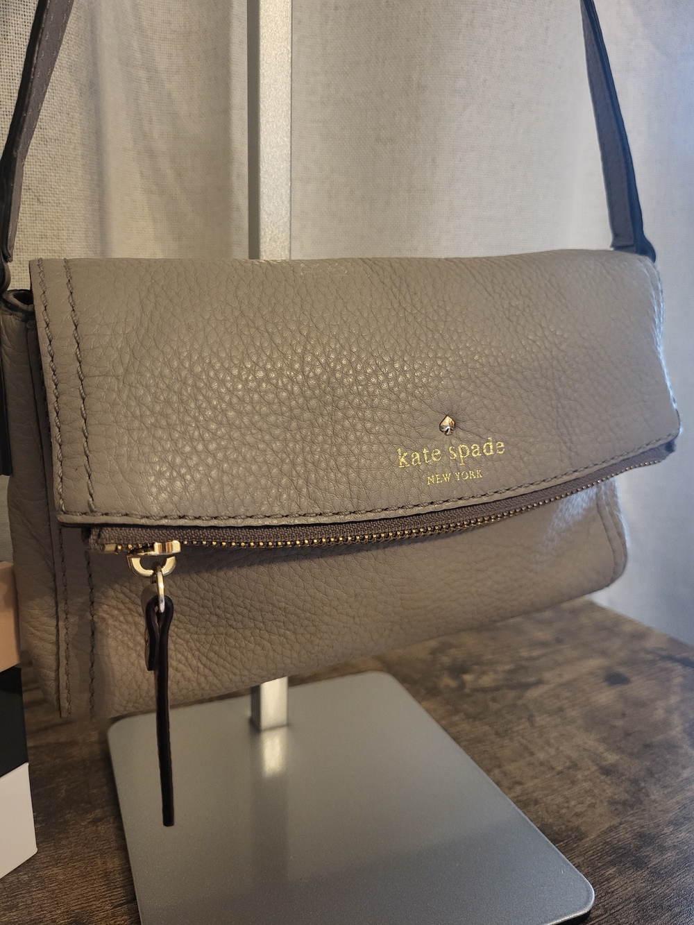 kate spade Cobble Hill Carson Pebbled Leather Crossbody Bag in Taupe - Picture 2 of 6